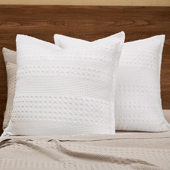 color_White ruffle 24x24