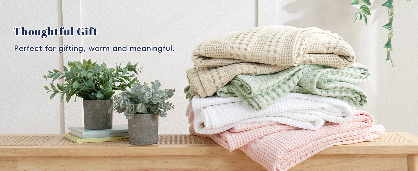 PHF bamboo-cotton blend waffle blanket – a perfect gift choice