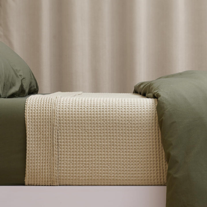 color_Khaki